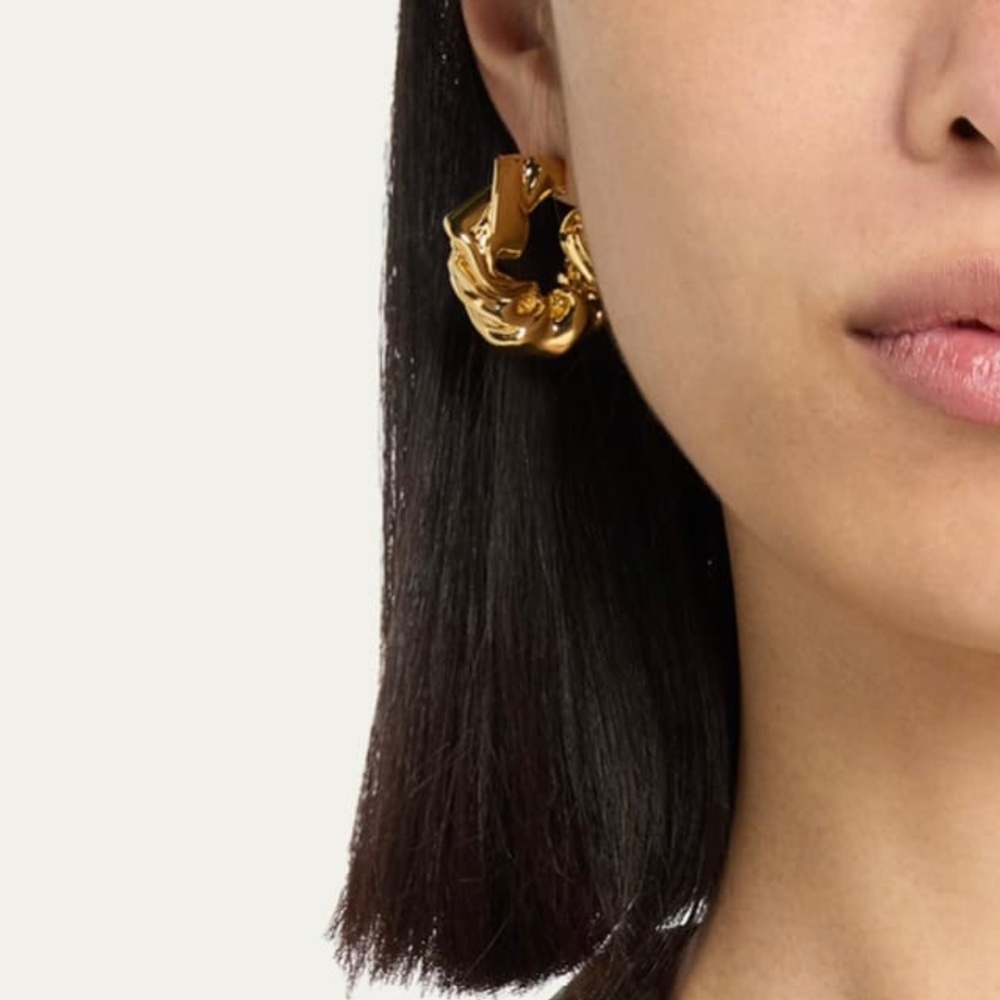 Oscar de la Renta Gold Plate Folded Hoop Earrings For Pierced Ears NWT